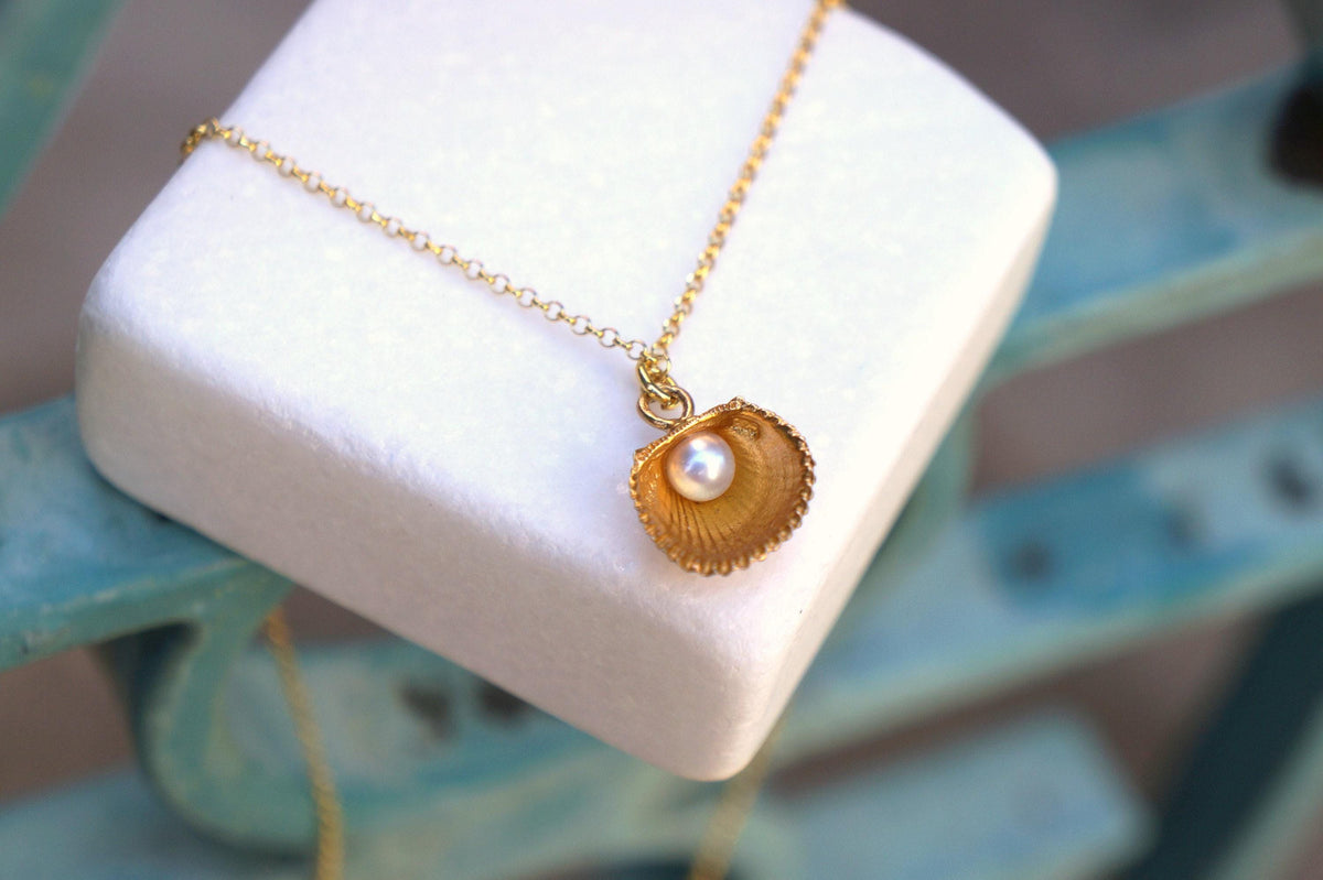 Pearl Pendant Necklace: Real Sea Shell Detail - Gold-Plated Silver
